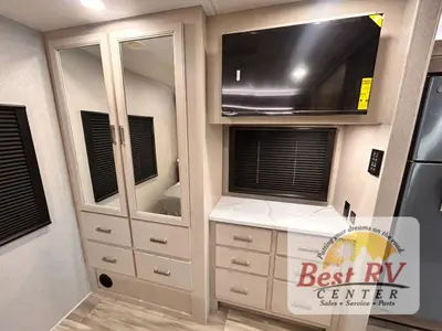 2027 Thor Motor Coach Omni Trail photo 49