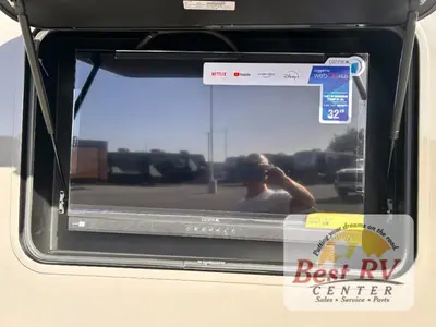 2027 Thor Motor Coach Omni Trail photo 3