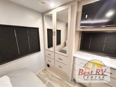 2027 Thor Motor Coach Omni Trail photo 48
