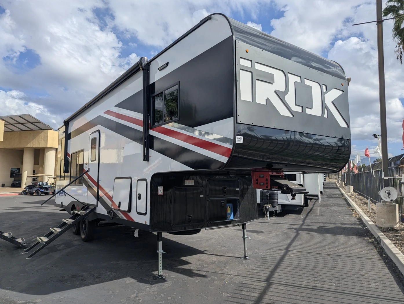 2028 Irok Trailers FW C-CR Line Irok FW C-CR 2816 exterior
