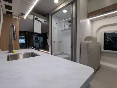 2027 Thor Motor Coach Talavera photo 16