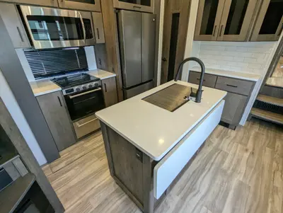2023 Alliance RV Valor photo 29