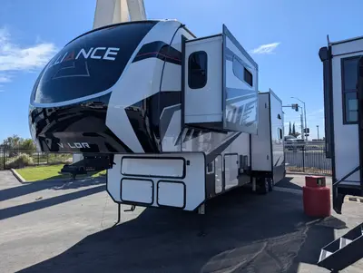 2023 Alliance RV Valor photo 4