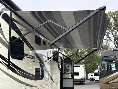 2022 Jayco Precept photo 18