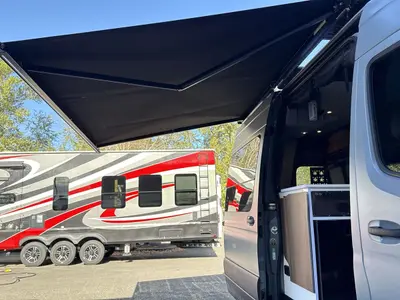2023 Storyteller Overland Stealth Mode photo 18