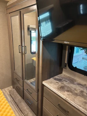 2021 THOR MOTOR COACH FOUR WINDS photo 10