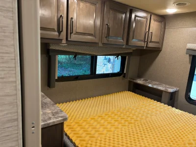 2021 THOR MOTOR COACH FOUR WINDS photo 9