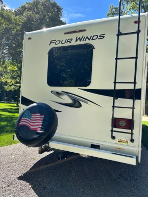 2021 THOR MOTOR COACH FOUR WINDS photo 5