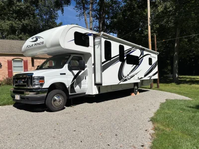2021 THOR MOTOR COACH FOUR WINDS photo 3