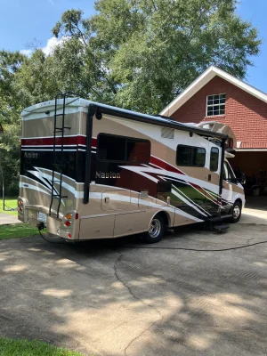 2017 WINNEBAGO ITASCA NAVION photo 8