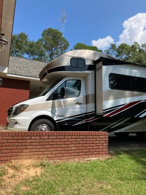 2017 WINNEBAGO ITASCA NAVION photo 5