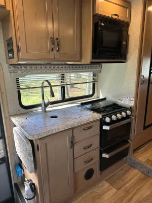 2020 THOR MOTOR COACH FOUR WINDS photo 9