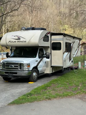 2020 THOR MOTOR COACH FOUR WINDS photo 2