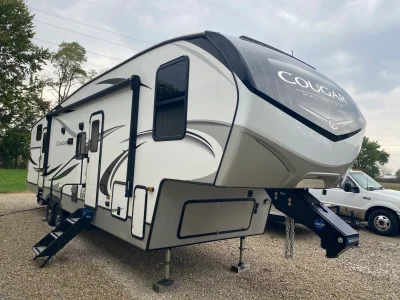 2021 KEYSTONE COUGAR HALF-TON photo 2
