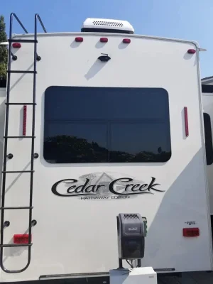 2021 FOREST RIVER CEDAR CREEK HATHAWAY photo 4