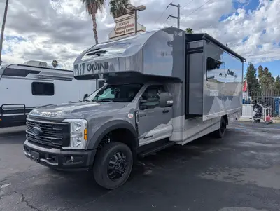 2027 Thor Motor Coach Omni photo 4