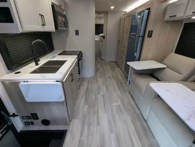2027 Thor Motor Coach Omni photo 26