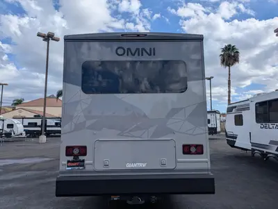 2027 Thor Motor Coach Omni photo 6
