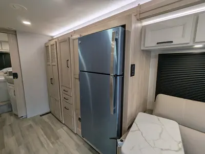 2027 Thor Motor Coach Omni photo 33