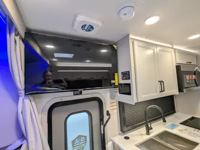 2027 Thor Motor Coach Omni photo 29