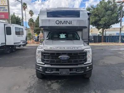 2027 Thor Motor Coach Omni photo 3