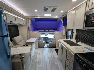 2027 Thor Motor Coach Omni photo 47