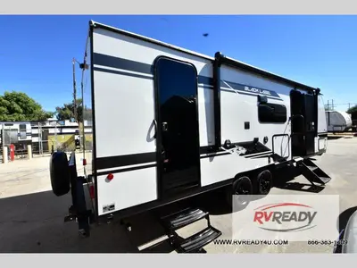 2027 Forest River Cherokee Grey Wolf Black Label photo 5