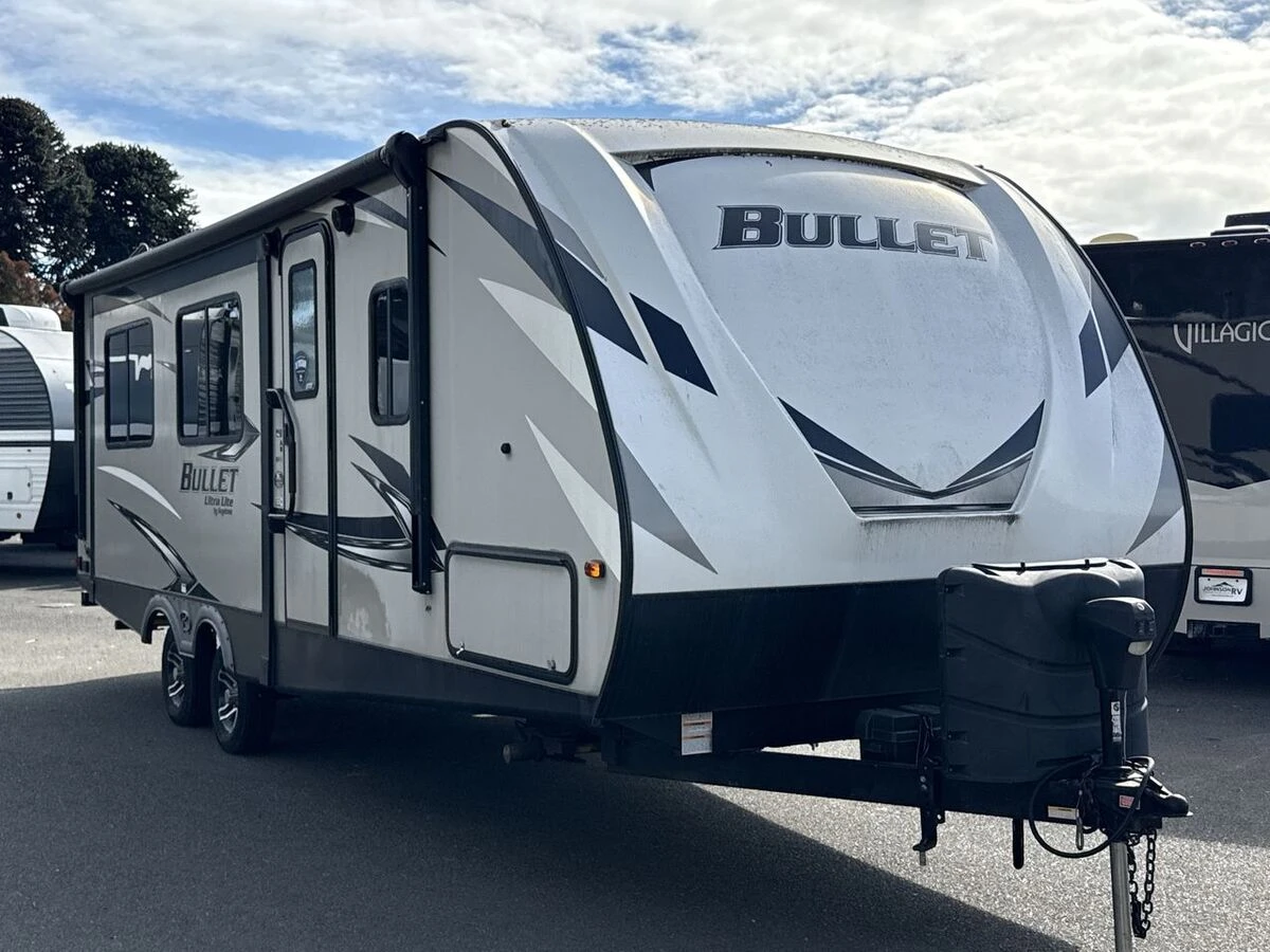 2021 Keystone Bullet exterior