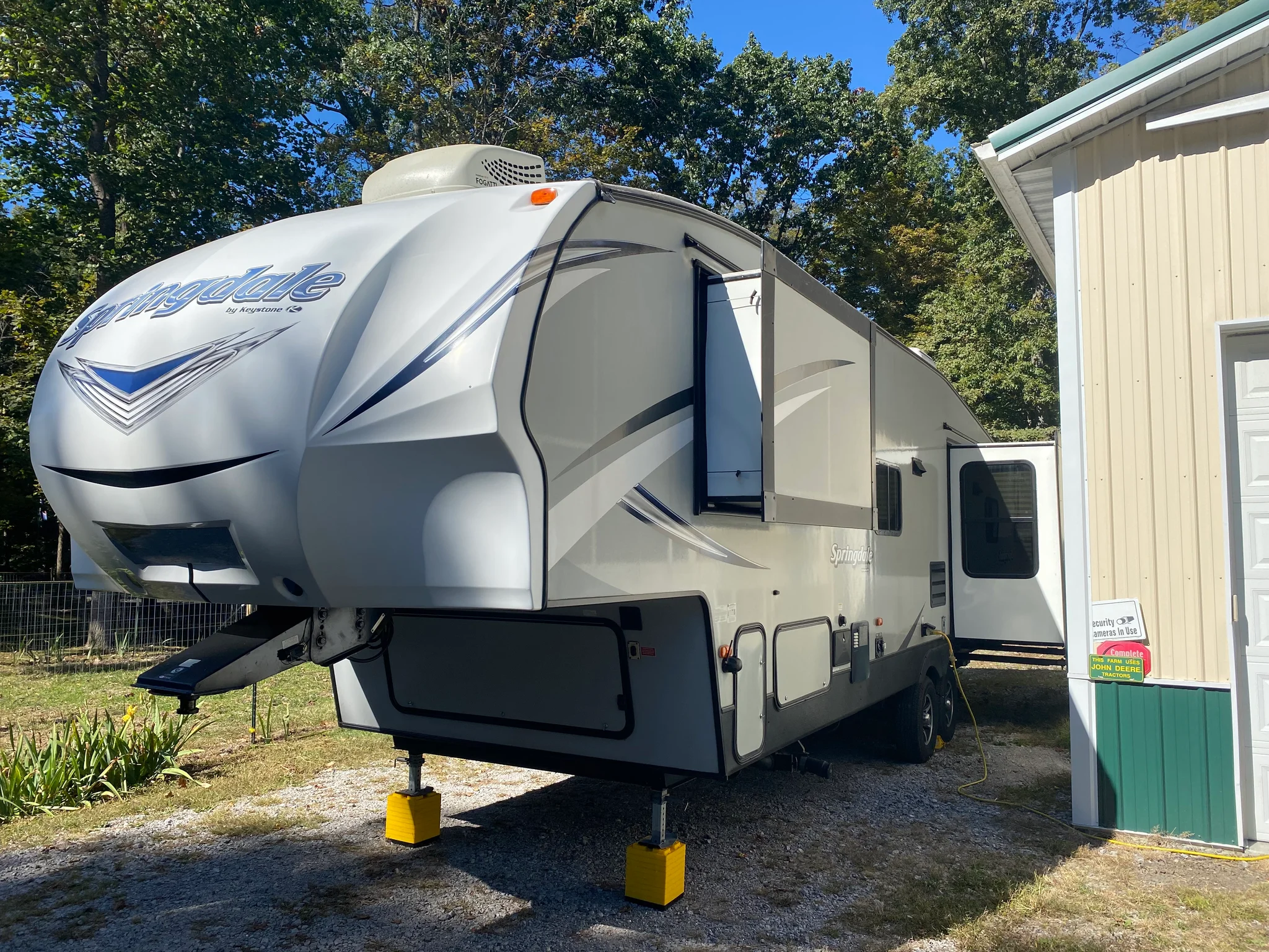 2016 KEYSTONE SPRINGDALE exterior