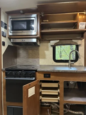 2020 LANCE 1995 TRAVEL TRAILER photo 31
