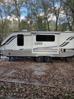 Used 2020 Lance 1995 Travel Trailer