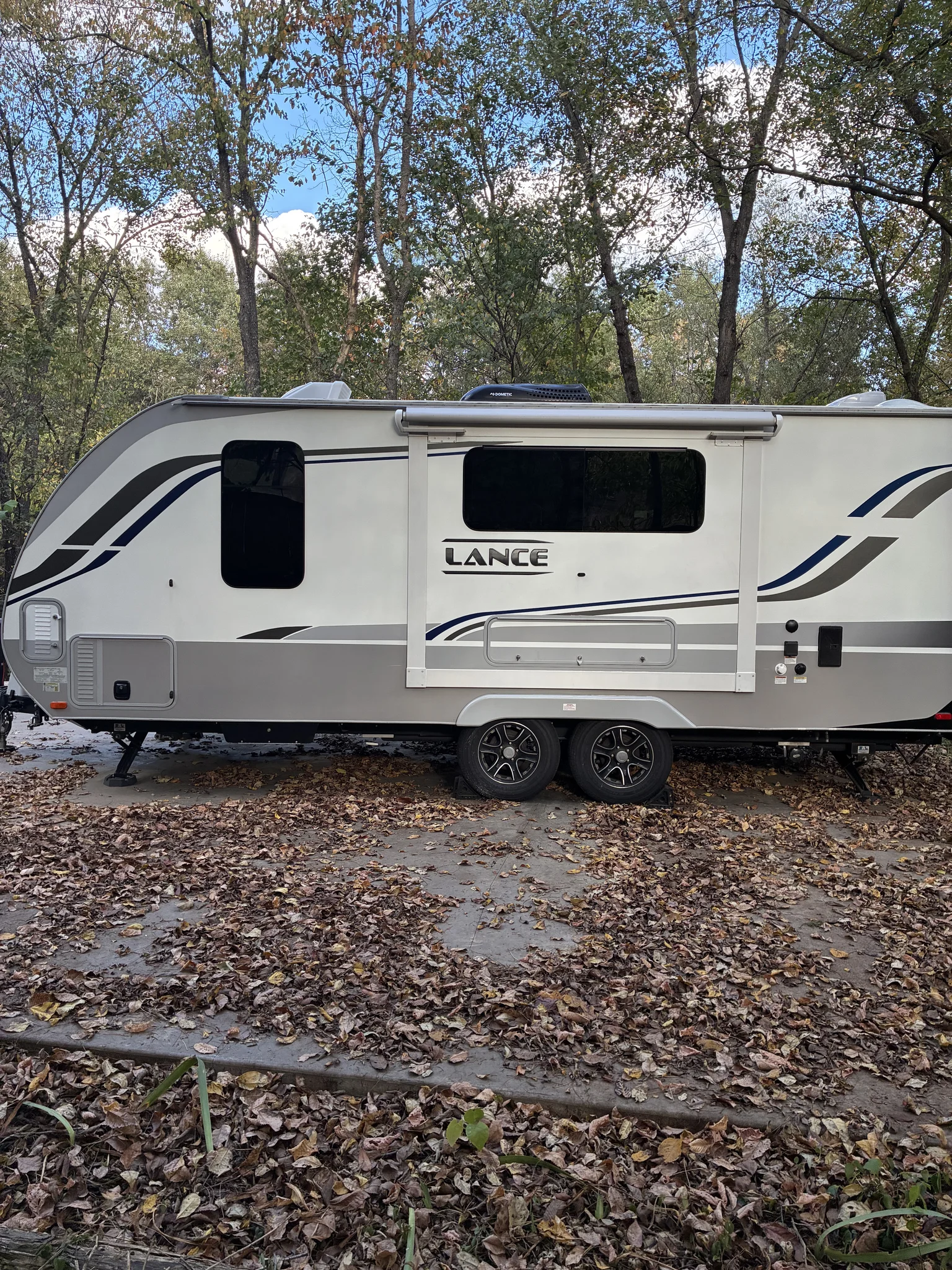 2020 LANCE 1995 TRAVEL TRAILER exterior