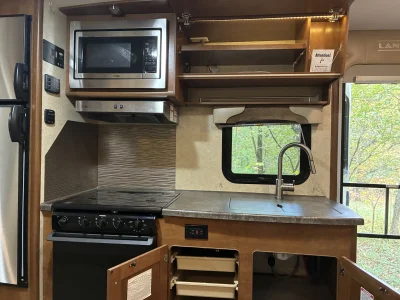 2020 LANCE 1995 TRAVEL TRAILER photo 32