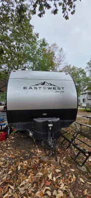 Used 2020 East To West Silver Lake 27K2D