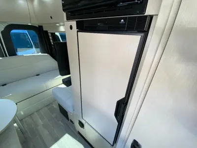 2025 Pleasure Way Ascent photo 22