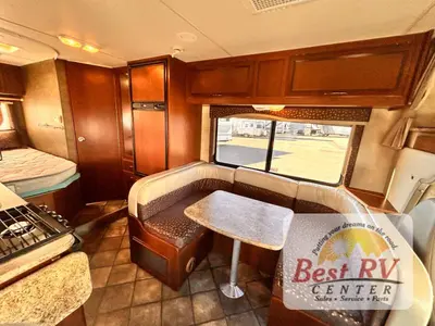 2014 Thor Motor Coach Freedom Elite photo 19