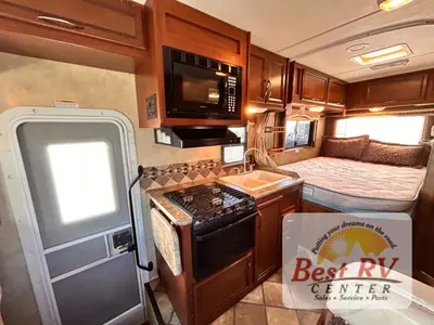 2014 Thor Motor Coach Freedom Elite photo 29