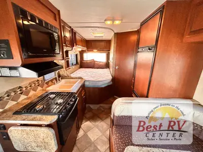 2014 Thor Motor Coach Freedom Elite photo 27