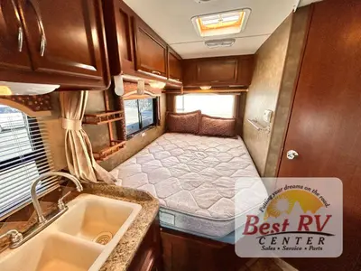 2014 Thor Motor Coach Freedom Elite photo 43