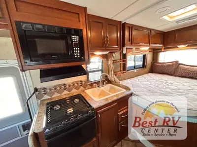 2014 Thor Motor Coach Freedom Elite photo 34