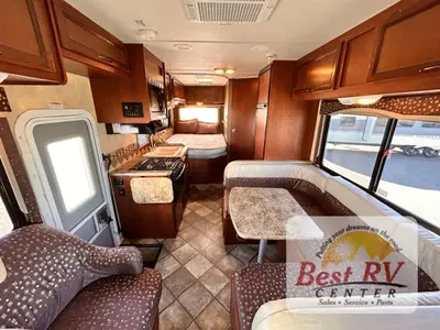 2014 Thor Motor Coach Freedom Elite photo 10