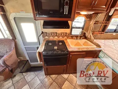 2014 Thor Motor Coach Freedom Elite photo 32