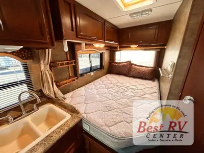 2014 Thor Motor Coach Freedom Elite photo 44