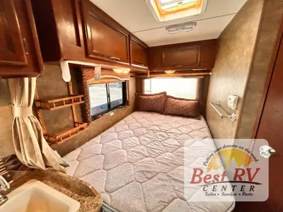2014 Thor Motor Coach Freedom Elite photo 45