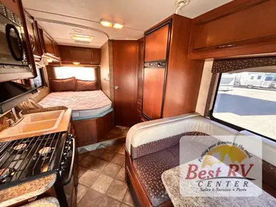 2014 Thor Motor Coach Freedom Elite photo 26