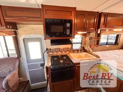 2014 Thor Motor Coach Freedom Elite photo 30
