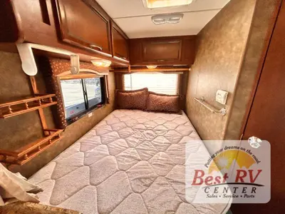 2014 Thor Motor Coach Freedom Elite photo 46