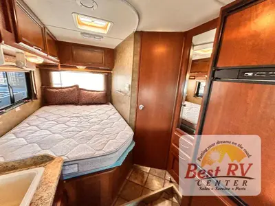 2014 Thor Motor Coach Freedom Elite photo 42