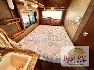 2014 Thor Motor Coach Freedom Elite photo 47