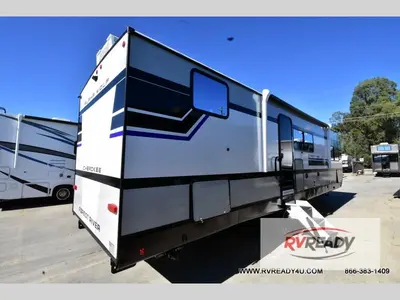 2027 Forest River Cherokee Alpha Wolf photo 5